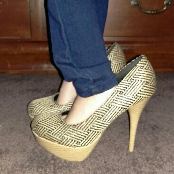 Shoes - Picture 4 of 4